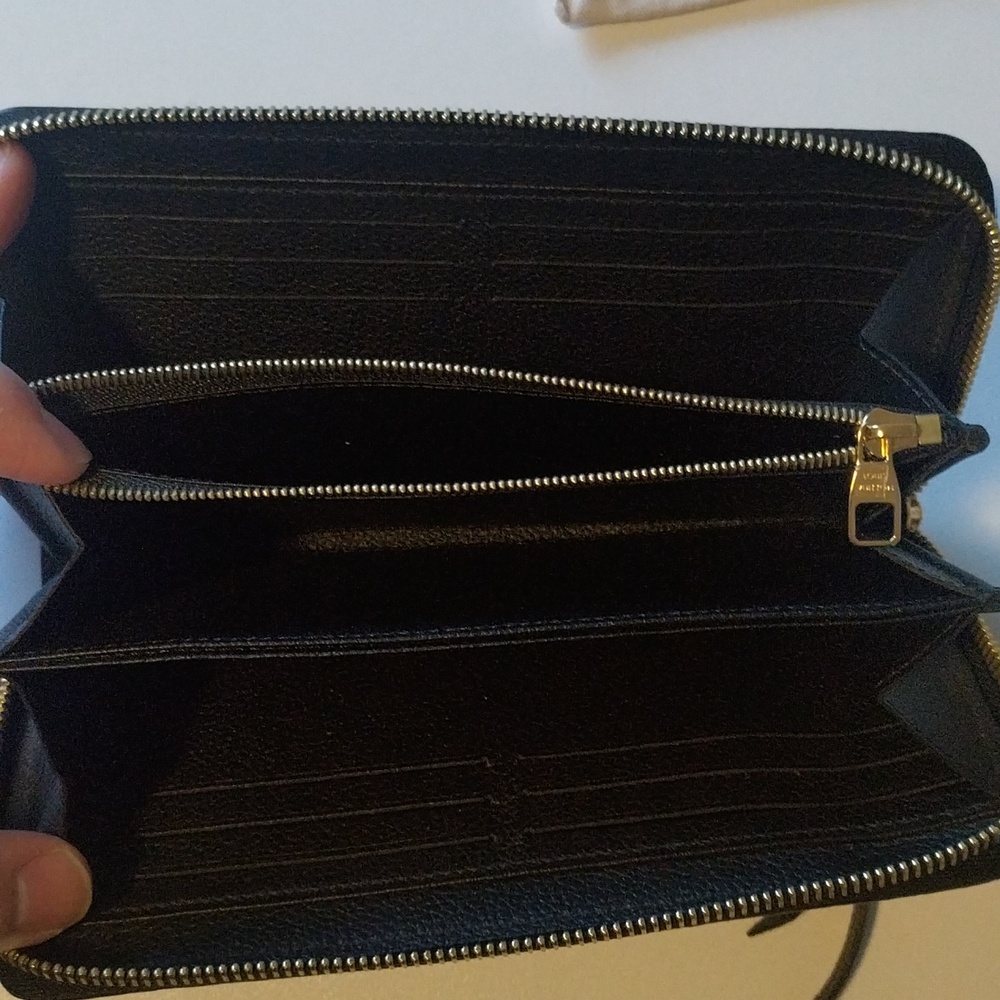 Louis Vuitton Zippy Wallet - Picture 5 of 5